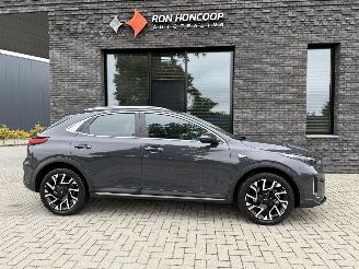 damaged passenger cars Kia Xceed 1.5 T-GDI 140PK DCT7 VISION 2025/2