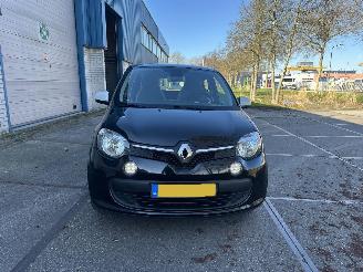 Damaged car Renault Twingo 2016 Airco! NAP! 2016/8