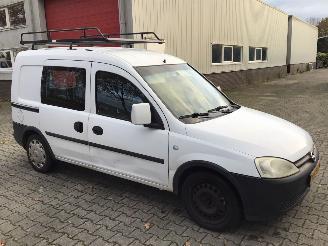 damaged passenger cars Opel Combo -C-VAN 1.6 benzine / lpg met lichte schade 2006/7