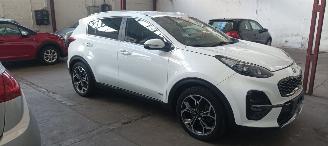  Kia Sportage Bj:12-2019 Facelift GT-line 2.0-Diesel Automatik 4WD Led-Koplampen Led-Achterlichten Navigatie Climatecontrol Stoelverwarming Stuurwiel met verwarming trekhaak Audio-jbl Keyless entry 18-inch velgen 2019/12