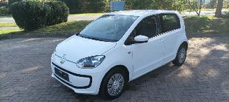 krockskadad bil auto Volkswagen Up! Bj:12-2013 Move Up! Leren bekleding Airconditioning stoelverwarming Leren stuurwiel Centrale vergrendeling met afstandsbediening 2013/12