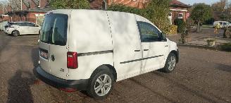 Volkswagen Caddy 2.0-TDI Tüv+Distributieriem nieuw 1-eigenaar Airconditioning Elektrische ramen Elektrische-spiegels verwarmde buitenspiegels centrale vergrendeling met afstandsbediening Start-Stop systeem Tussenwand met glas achteruitrijspiegel Radio met Usb laadvloer h picture 5