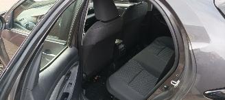 Toyota Yaris 1.5-Hybrid Full-Led Navi Climatecontrol CruiseControl Stoelverwarming Lichtautomaat Achteruitrijcamera Keyless entry armsteun picture 14