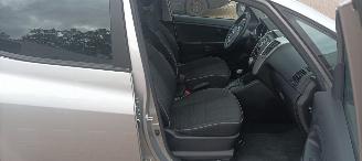 Kia Venga 1.6-Benzine Automatik Climatecontrol Keyless entry 4xelektrische ramen Elektrische-spiegels met inklap stand Stoelverwarming Lichtautomaat Privacyglas Trekhaak Parkeersensoren achter Mistlampen 16-inch Kia velgen picture 13