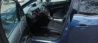 Opel Meriva 1.4-Turbo 140pk Automatik Innovation uitvoering Navi Climatecontrol CruiseControl Stoelverwarming stuurwiel met verwarming trekhaak Achteruitrijcamera privacy glas Mistlampen Led-Dagrijverlichting picture 14