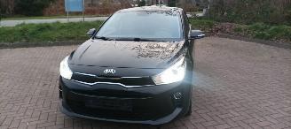 Kia Rio Bj:11-2019 1.4-16v Automatik Dream Team Edition Led Koplampen Navigatie Climatecontrol Stoelverwarming stuurwiel met verwarming Achteruitrijcamera 4xelek ramen Privacyglas Lichtautomaat Mistlampen 16-inch Kia velgen Metallic lak picture 12