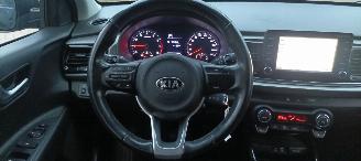 Kia Rio Bj:11-2019 1.4-16v Automatik Dream Team Edition Led Koplampen Navigatie Climatecontrol Stoelverwarming stuurwiel met verwarming Achteruitrijcamera 4xelek ramen Privacyglas Lichtautomaat Mistlampen 16-inch Kia velgen Metallic lak picture 21
