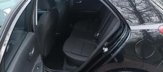 Kia Rio 1.4-DOHC Automatik Navi Climatecontrol Stoelverwarming Lichtautomaat Regensensor Led-Koplampen 4xelek ramen Elektrische-spiegels met verwarming Privacyglas Achteruitrijcamera Mistlampen 16-inch Kia velgen picture 20