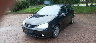 Tweedehands auto Volkswagen Golf 1.4-Benzine 80pk Climatecontrol CruiseControl Leren-Stuurwiel armsteun elek-ramen elektrische Spiegel Afneembare trekhaak Parkeersensoren mistlampen 2006/12