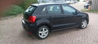 Volkswagen Polo 1.4-TDi Climatecontrol Distance-frontradar Stoelverwarming Leren Stuurwiel Radio met usb Elektrische ramen Elektrische-spiegels met verwarming Centrale vergrendeling met afstandsbediening Start-Stop systeem Euro-6norm picture 4