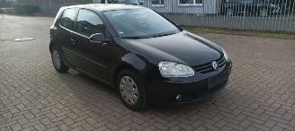 Avarii autoturisme Volkswagen Golf Tour Edition 1.4 Benzine Climatecontrol CruiseControl Leren-Stuurwiel armsteun elek-ramen elektrische Spiegel met verwarming Centrale vergrendeling met afstandsbediening mistlampen Parkeersensoren achter afneembare trekhaak Metallic 2006/12