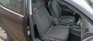 Volkswagen Golf 1.4-16v Climatecontrol CruiseControl Leren-Stuurwiel elektrische ramen Elektrische-spiegels met verwarming Centrale vergrendeling met afstandsbediening mistlampen Parkeersensoren achter Trekhaak picture 11