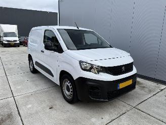 Schadeauto Peugeot Partner E-PARTNER PRO 50 kWh 136 PK 2022/3