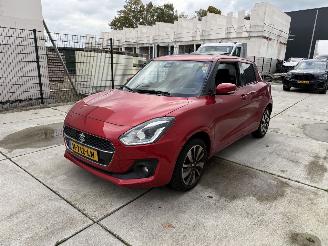 Auto incidentate Suzuki Swift 1.2 Stijl  90 PK AUTOMAAT-SCHUIFDAK-NAVI-CAMERA 2020/3