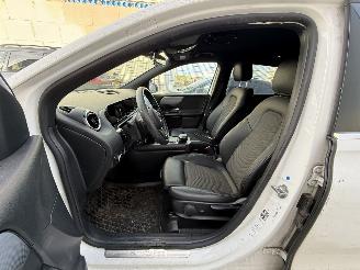 Mercedes B-klasse 200 d AUTOMAAT 150 PK -CAMERA-PDC picture 8