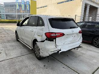 Mercedes B-klasse 200 d AUTOMAAT 150 PK -CAMERA-PDC picture 4