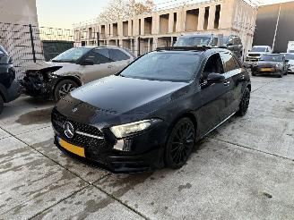 Schadeauto Mercedes A-klasse 250 e Luxury Line PLUG IN HYBRID -AMG-PANO-CAMERA-NAVI 2022/2