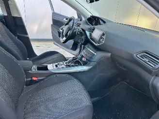 Peugeot 308 1.2 PureTech GT AUTOMAAT-GLAZENDAK-NAVI-CAMERA picture 16