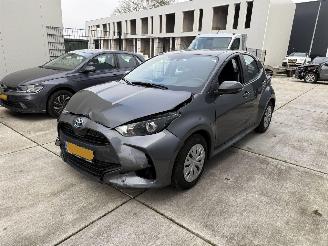 damaged passenger cars Toyota Yaris 1.5 HYBRID 141 PK-NAVI-PDC-CAMERA 2024/1