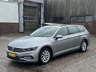Schadeauto Volkswagen Passat 1.6 TDI DSG Automaat Facelift 2019/10