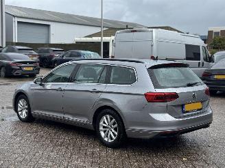 Volkswagen Passat 1.6 TDI DSG Automaat Facelift picture 3