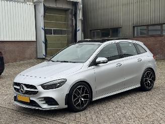 damaged passenger cars Mercedes B-klasse 220D 190Pk Premium Plus AMG Pakket Pano Memory Sfeerverlichting Trekhaak 2020/1