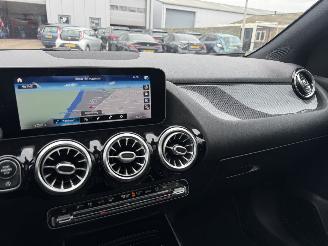 Mercedes B-klasse 220D 190Pk Premium Plus AMG Pakket Pano Memory Sfeerverlichting Trekhaak picture 16