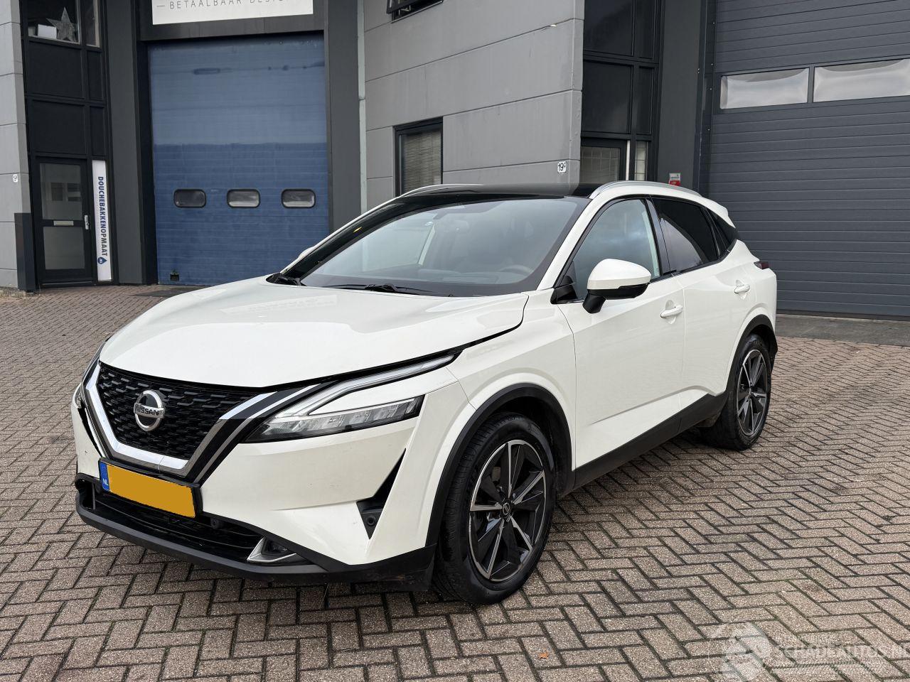Nissan Qashqai 1.3 MHEV Automaat Xtronic Bussines Executive Bose Glasdak Head-Up 360Camera