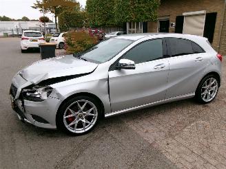 Damaged car Mercedes A-klasse 180 AMBITION AIRCO NAVI 2012/9