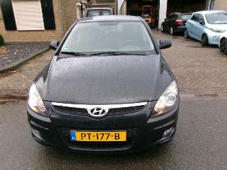 Hyundai I-30 1.4 I DYNAMIC picture 3