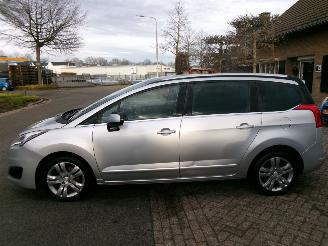Peugeot 5008 2.0 HDiF EXECUTIVE 7 PERSOONS CLIM NAVI PANO picture 2
