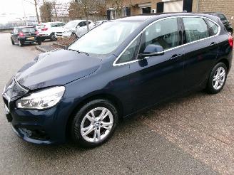 uszkodzony samochody osobowe BMW 2-serie 218 LUXURY ACTIVE TOURER 2015/1