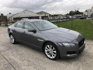 uszkodzony samochody osobowe Jaguar XF 2.0 D 2016/7