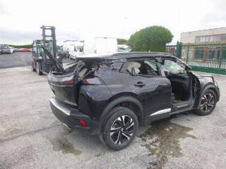krockskadad bil auto Peugeot 2008 1.2 2022/3