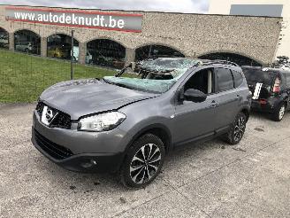 damaged passenger cars Nissan Qashqai+2 1.6 DCI 2013/11
