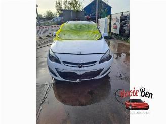 Autoverwertung Opel Astra Astra J Sports Tourer (PD8/PE8/PF8), Combi, 2010 / 2015 2.0 CDTI 16V 165 2015/6