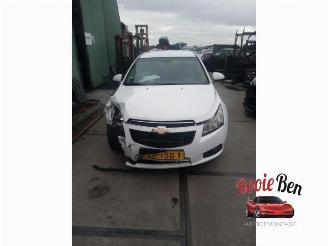 Coche siniestrado Chevrolet Cruze Cruze (300), Sedan, 2009 / 2015 1.8 16V VVT Bifuel 2012/3