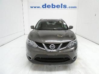 Damaged car Nissan Qashqai  2016/8