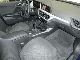 BMW 1-serie 1.5D  D picture 14