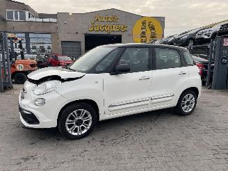 damaged passenger cars Fiat 500L LOUNGE 2018/3