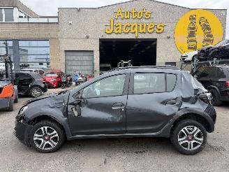 uszkodzony samochody osobowe Dacia Sandero TECHROAD 2019/7