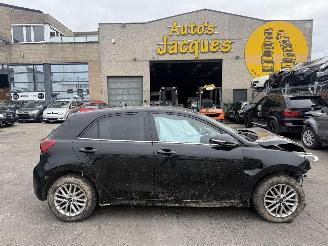 damaged passenger cars Kia Rio 1.2I 2018/12
