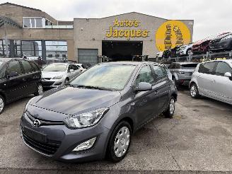 krockskadad bil auto Hyundai I-20 LOUNGE 2014/2