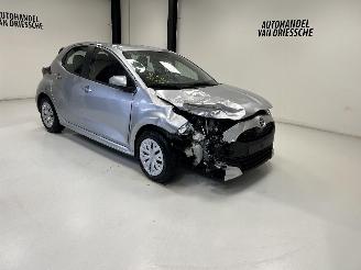 uszkodzony samochody osobowe Toyota Yaris HYBRIDE 2022/9