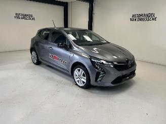 uszkodzony samochody osobowe Renault Clio  2025/3