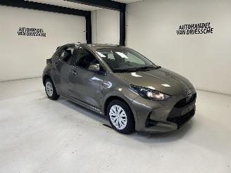 krockskadad bil auto Toyota Yaris HYBRIDE 2021/10