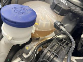 Peugeot 208 STYLE picture 10