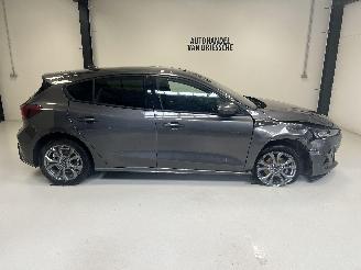 krockskadad bil auto Ford Focus ST-LINE 2023/2