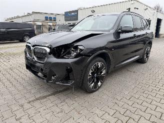 Schadeauto BMW iX3 M-Sport / Panorama/ Impressive 2023/11