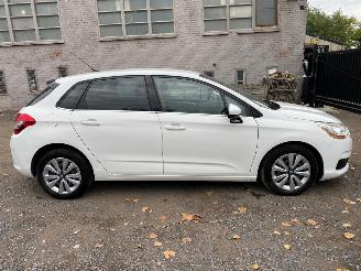 damaged passenger cars Citroën C4 FEEL 2014/10